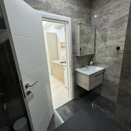 Apartmani City Foca شقة فندقية